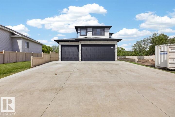 Property Photo:  24 Maple Crescent  AB T0A 1N0 