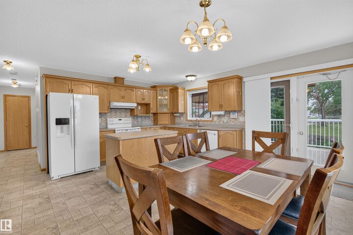 Property Photo:  2403 3 Avenue  AB T9M 0A4 