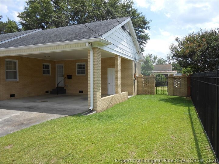 Property Photo: 305 W 32 Street NC 28358