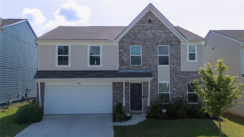 Property Photo: 237 Traminer Way GA 30517