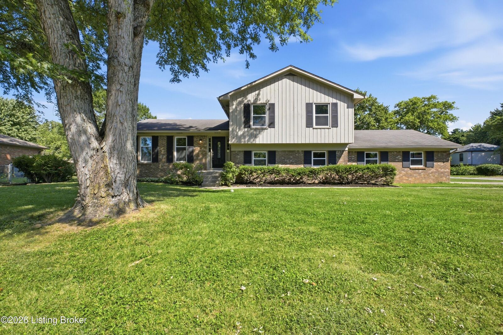 Property Photo: 4767 Shenandoah Dr KY 40241