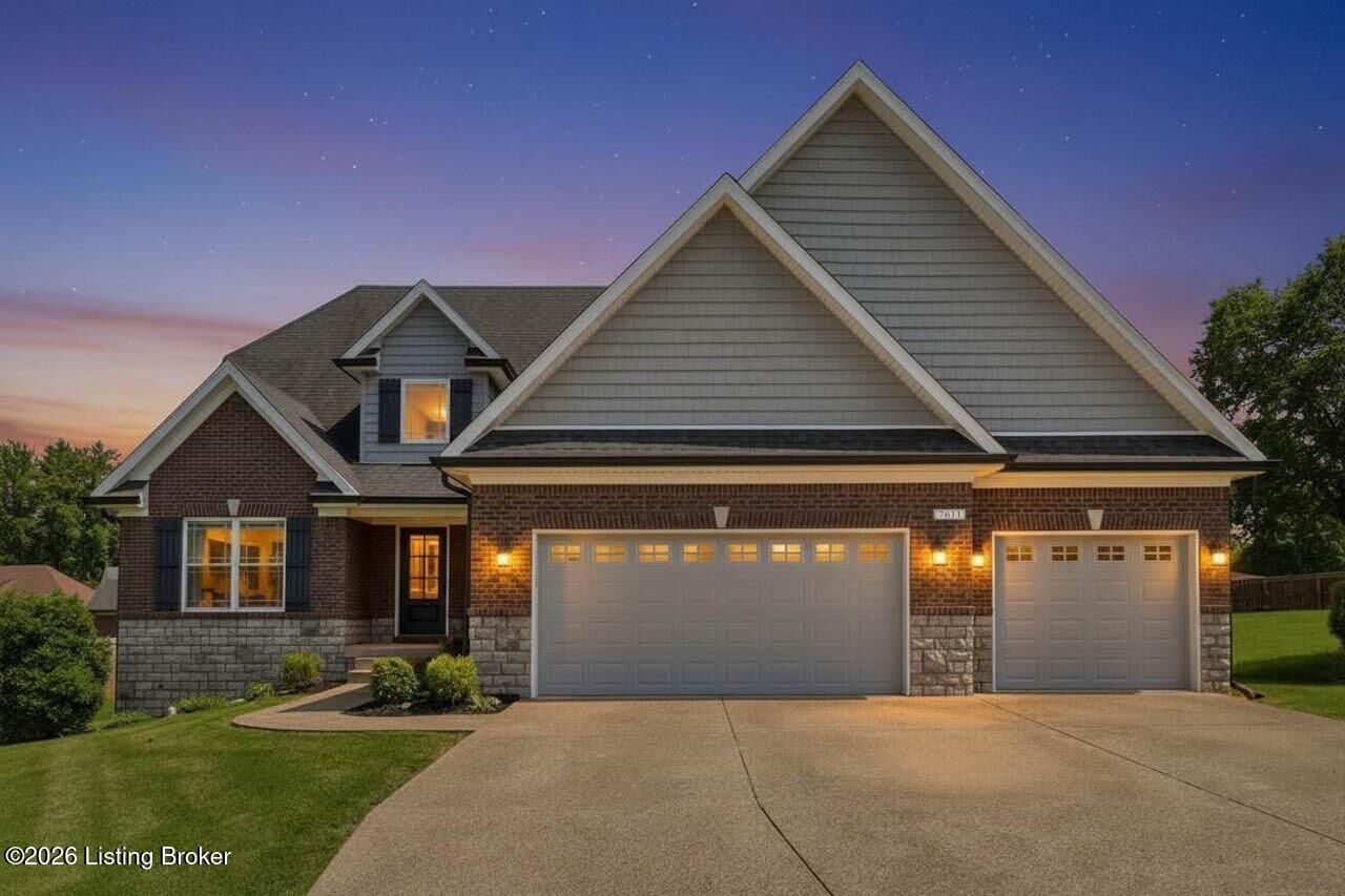 Property Photo: 7611 Parkcrest Way KY 40214