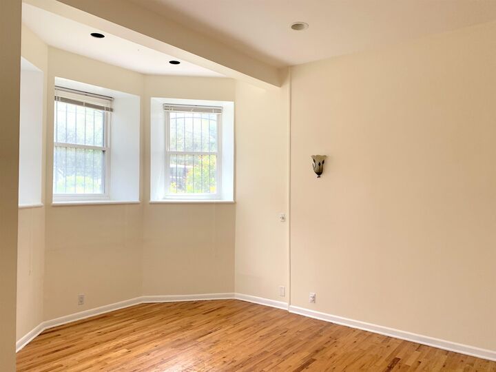 Property Photo: 297 Montgomery St 1E NJ 07302