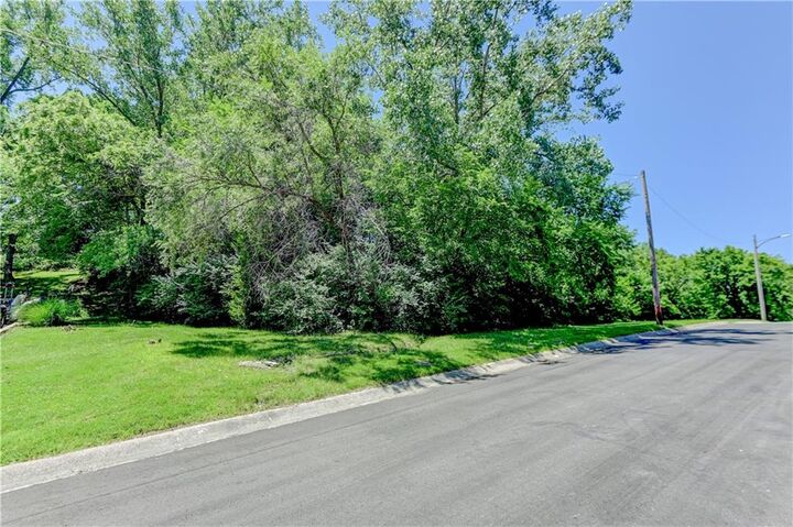 Property Photo:  11511 Ridge Drive  MO 64054 