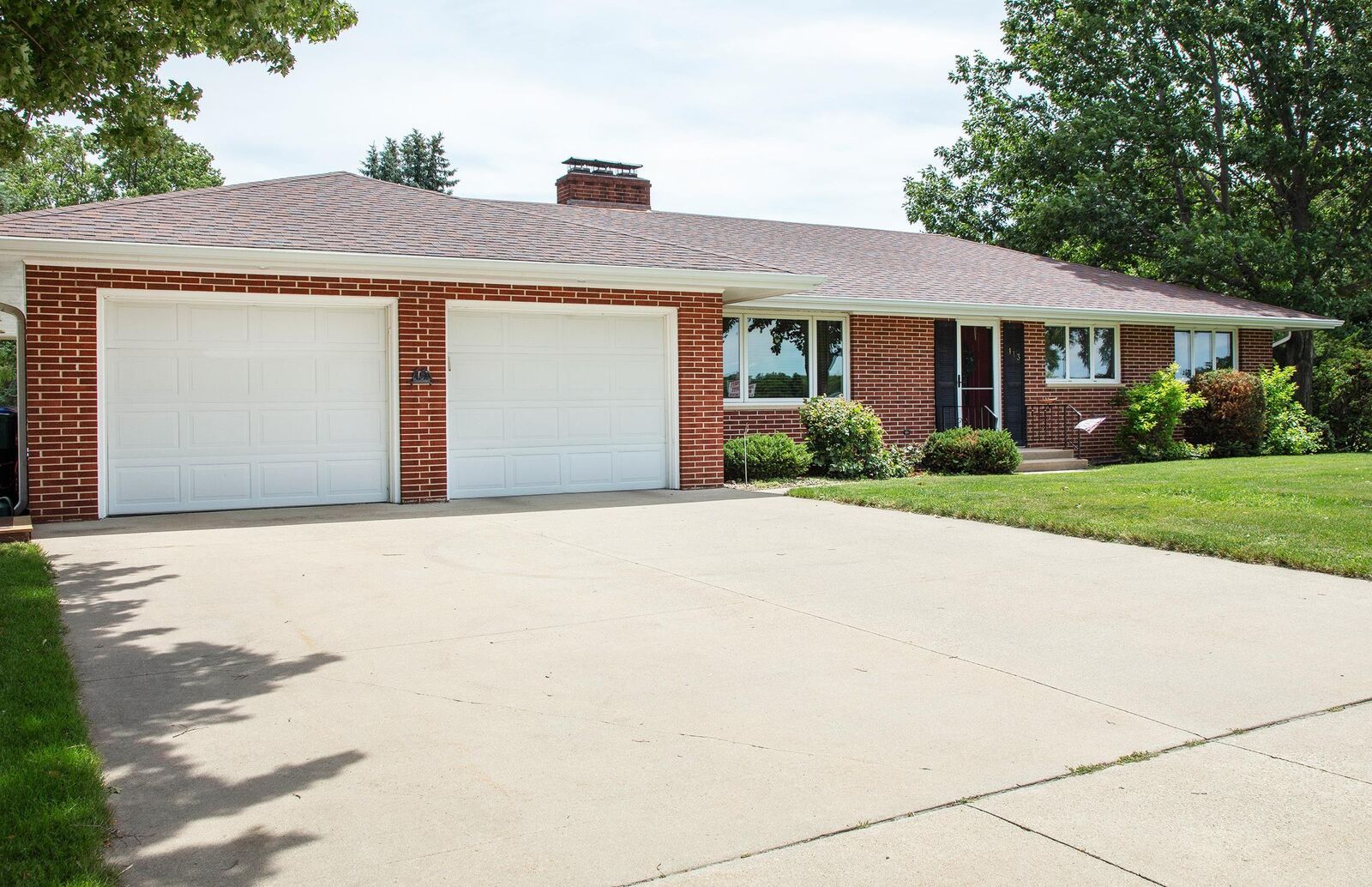 Property Photo: 113 16th St SW IA 50677