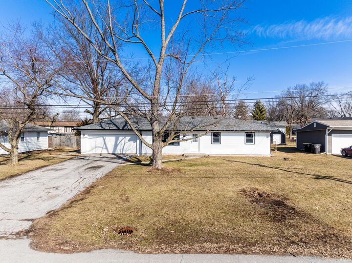 Property Photo: 3509 E Maplegrove Avenue IN 46806