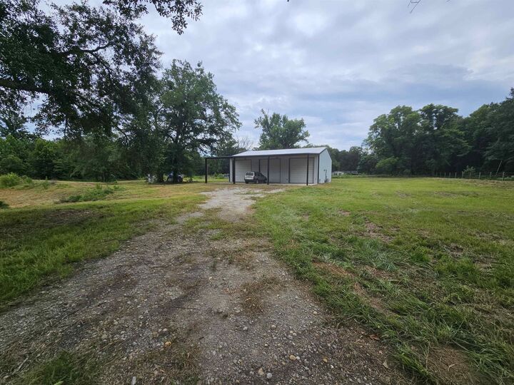 Property Photo:  4644 Giraffe   75644 