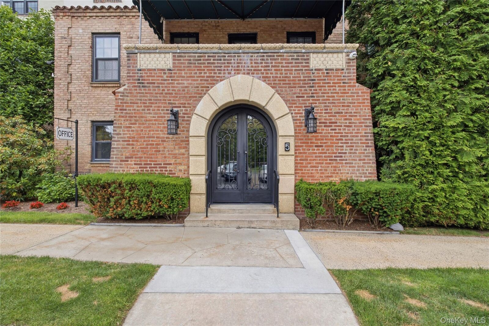 Property Photo:  1273 North Avenue 1E/5  NY 10804 