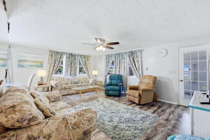 Property Photo: 1003 44th Avenue Drive E FL 34222