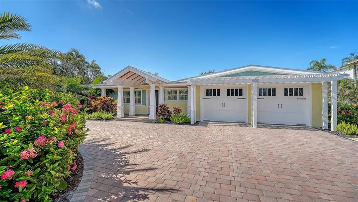 Property Photo:  602 Buttonwood Drive  FL 34228 