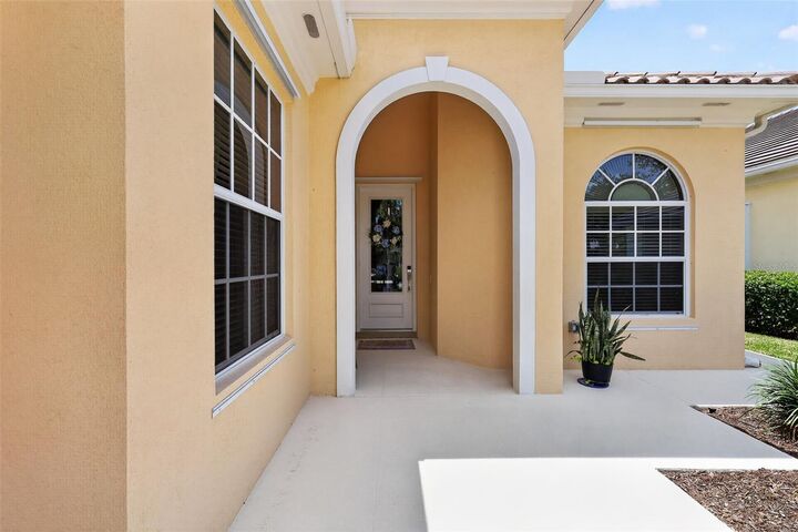 Property Photo: 5821 Ferrara Drive FL 34238