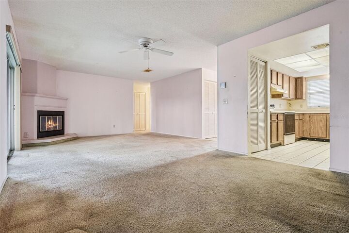 Property Photo: 452 Boxwood Court FL 34743