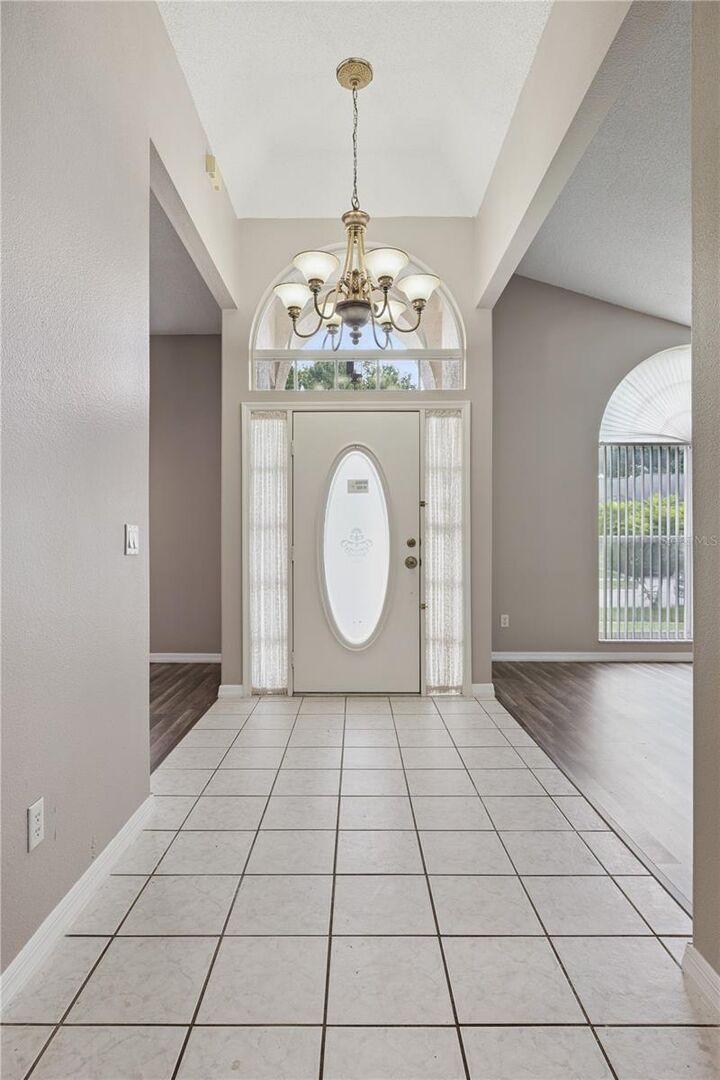 Property Photo:  2818 Hoffman Drive  FL 32837 