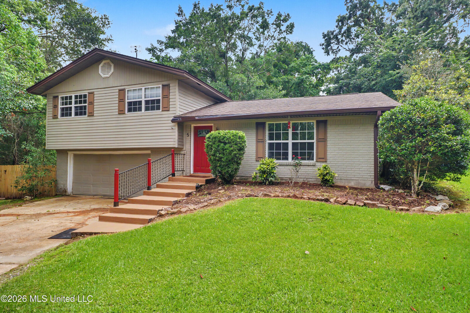 Property Photo: 5 Shady Side Circle MS 39507