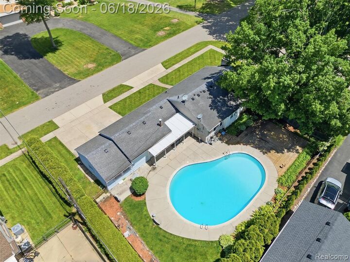 Property Photo:  34155 Oakdale Street  MI 48154 2575 