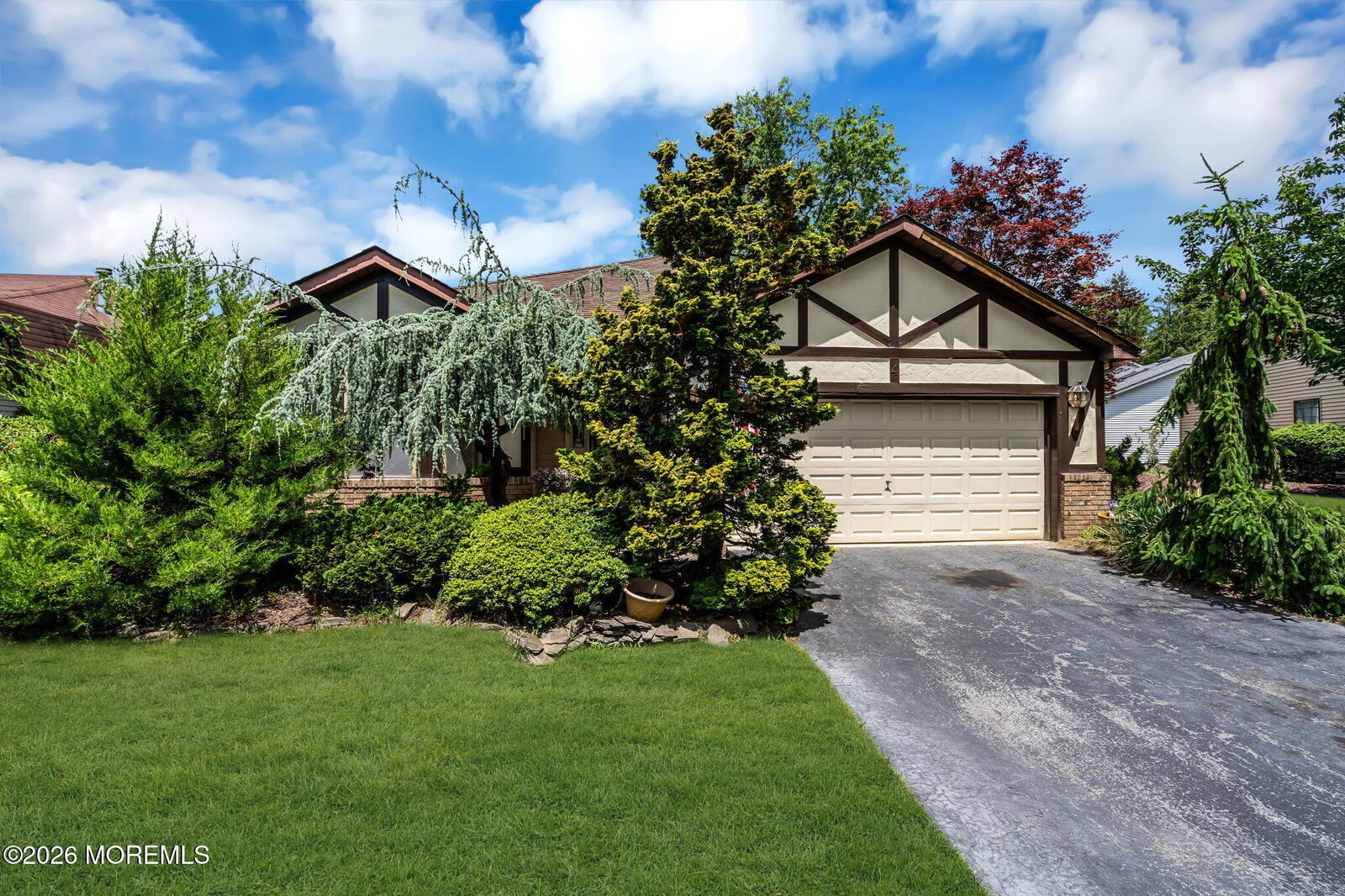 Property Photo:  4 Hampton Drive  NJ 07746 