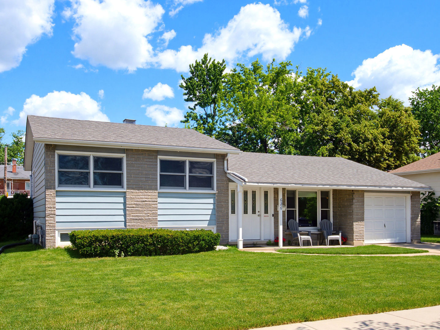 Property Photo:  626 Debra Drive  IL 60016 