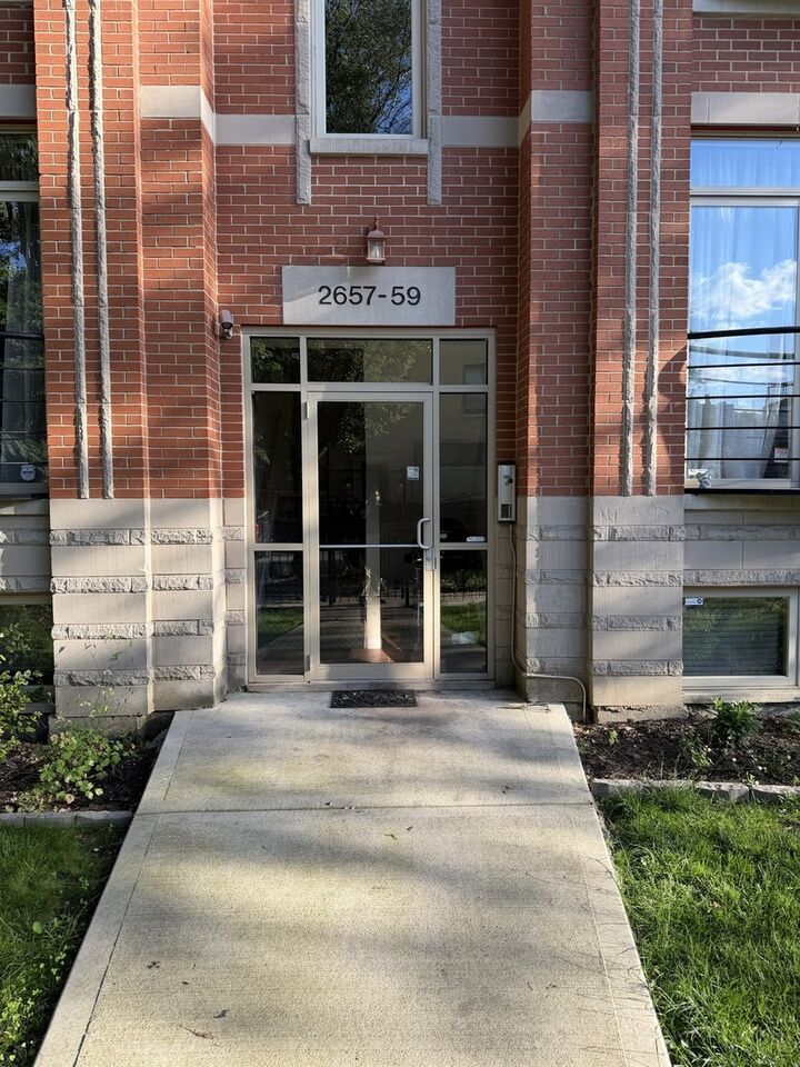 Property Photo: 2657 W Thomas Street 2E IL 60622
