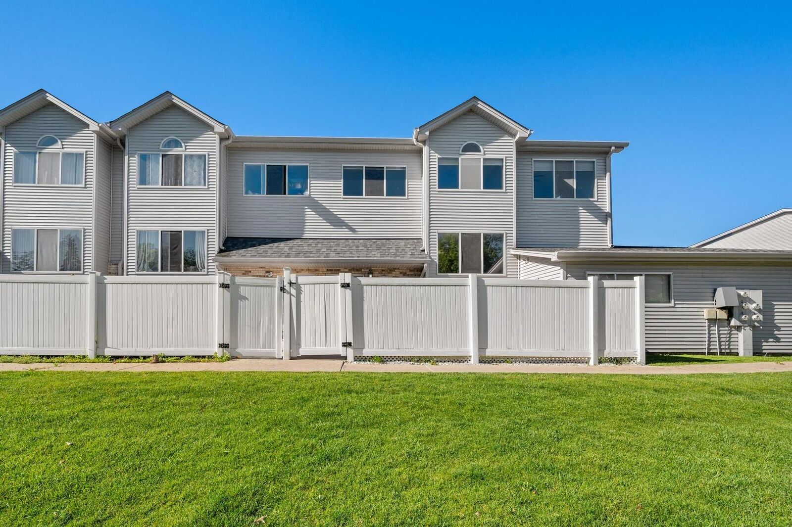 Property Photo:  272 Park Ridge Lane A  IL 60504 