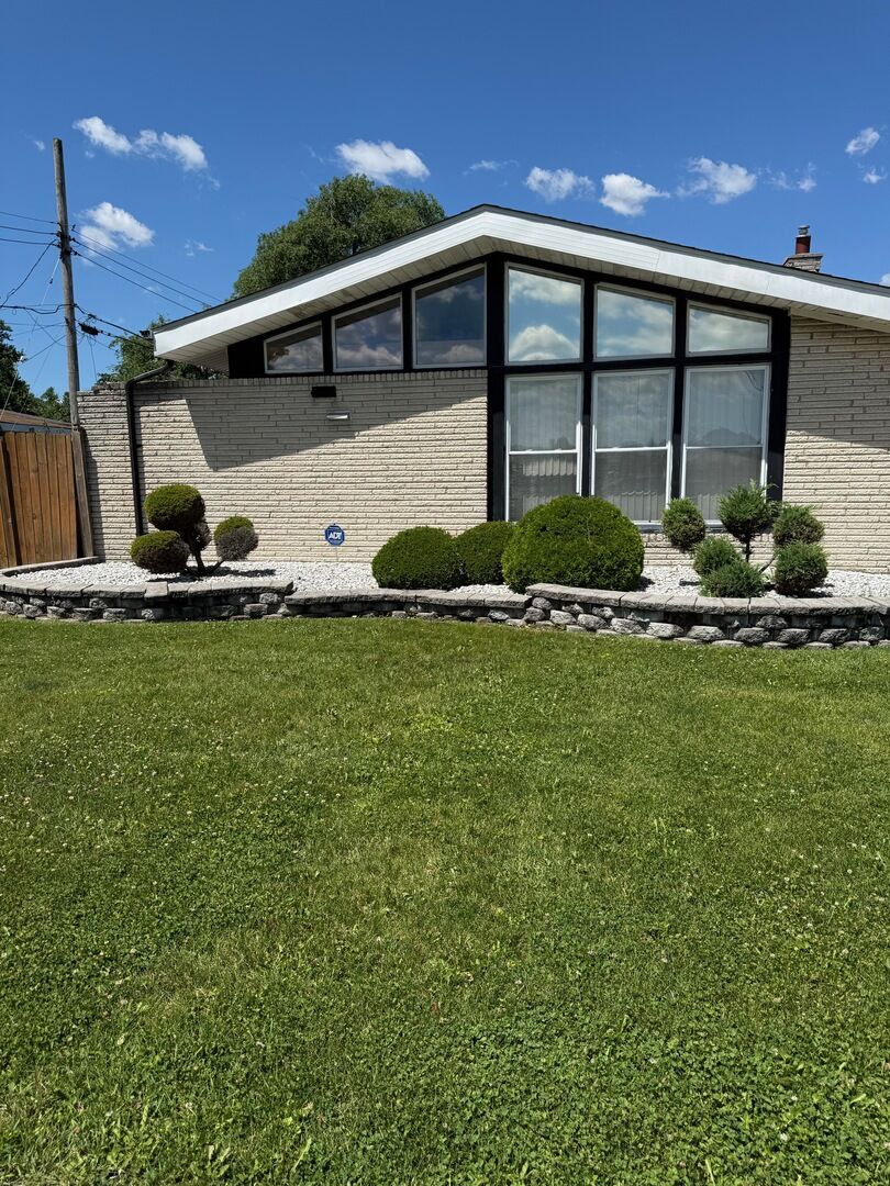 Property Photo: 15332 Irving Avenue IL 60419