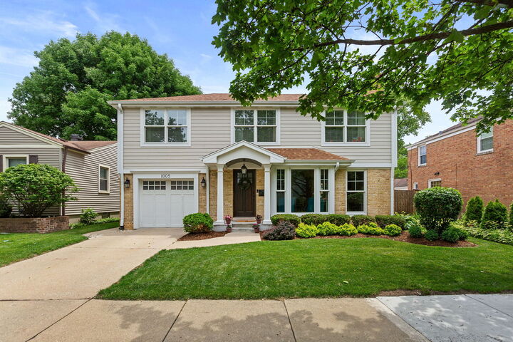 Property Photo: 1005 N Race Avenue IL 60004