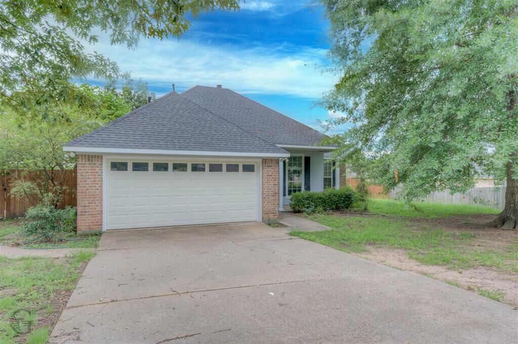 Property Photo:  427 Kennie Road  LA 71106 