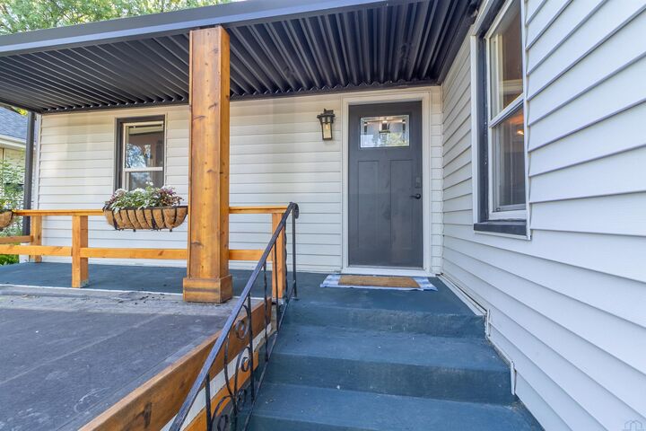 Property Photo: 3600 Virginia Street IA 51104
