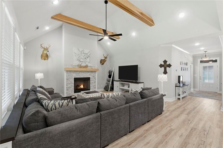 Property Photo:  301 Grand Court  AR 72761 