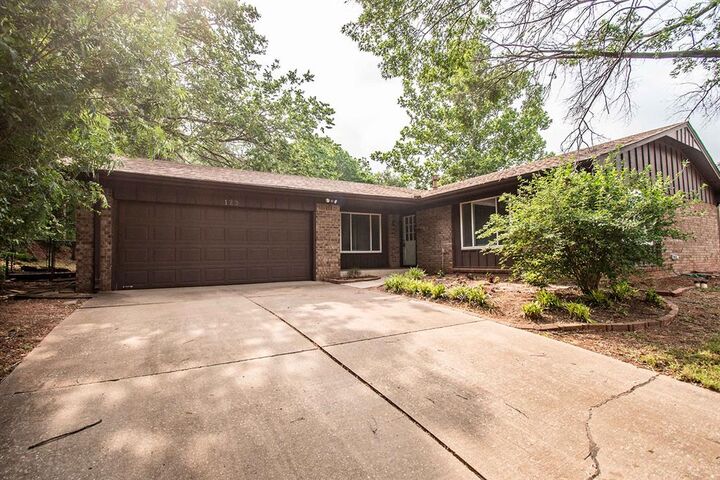 Property Photo: 123 N Grandview Street OK 74075