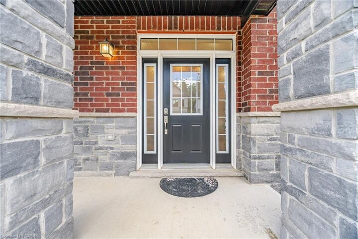 Property Photo: 127 Monarch Woods Drive ON N2P 2Y9