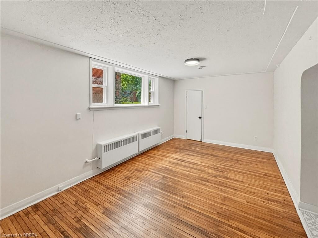 Property Photo:  11 Sheridan Street 1  ON N3T 2P7 
