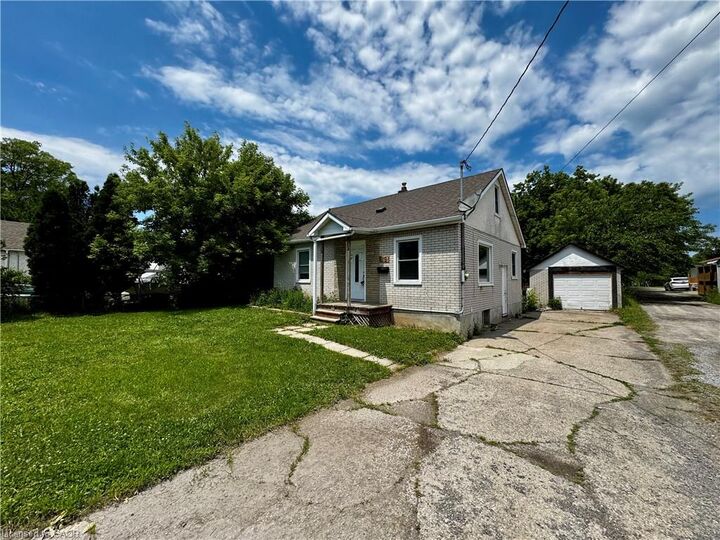 Property Photo: 89 Lincoln Avenue ON L2P 2E1