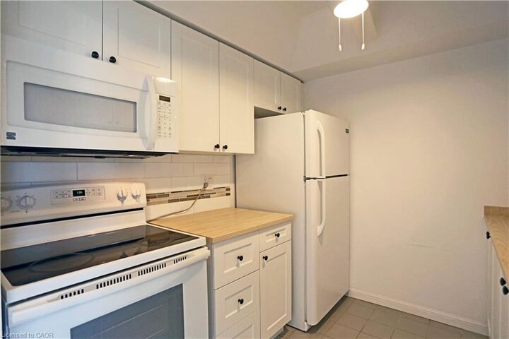 Property Photo: 107 Bagot Street 411 ON N1H 8H5