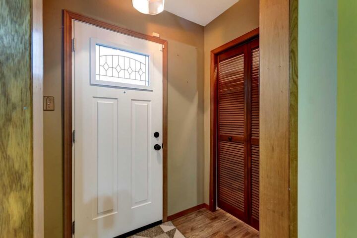 Property Photo:  7412 22 Street SE  AB T2C 0W6 