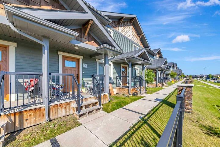 Property Photo: 3390 72 Avenue 9 AB T9V 3S5