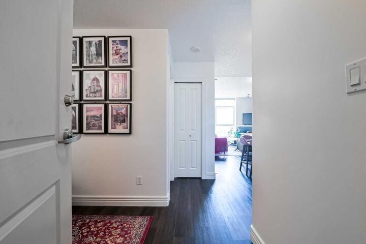 Property Photo:  55 Spruce Place SW 1408  AB T3C 3X5 