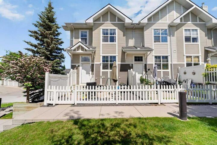 3031 New Brighton Gardens SE — photo 1