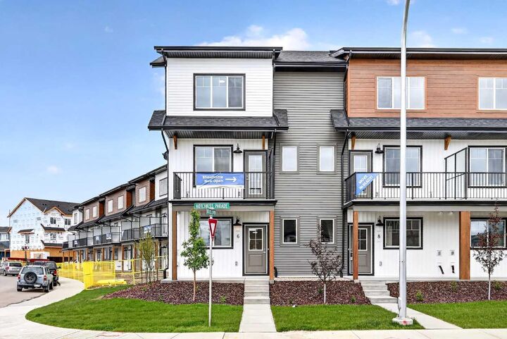 Property Photo: 6 Hotchkiss Parade SE AB T3S 0X5