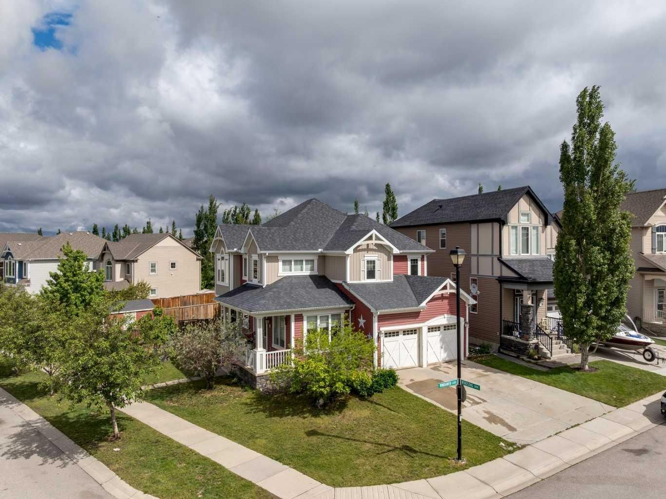 Property Photo: 1200 Windhaven Close SW AB T4B 0P4