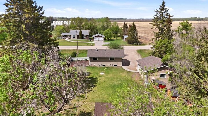 Property Photo:  223 20 Street  AB T4G 0K8 