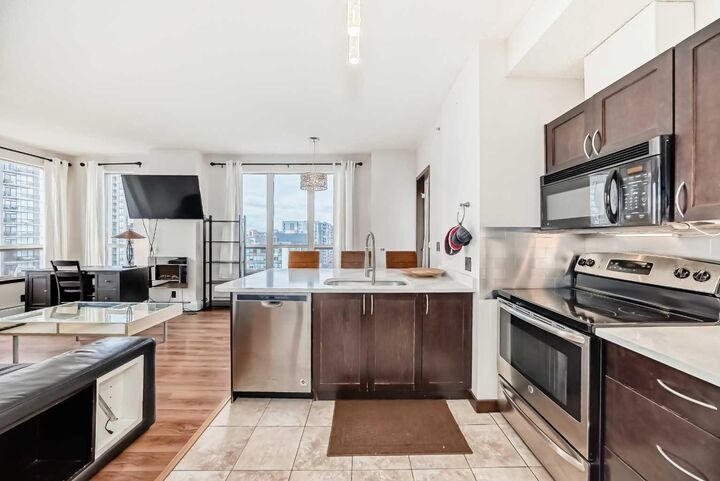 Property Photo:  1053 10 Street SW 915  AB T2R 1S6 