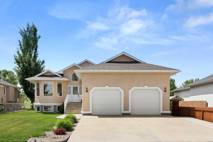 Property Photo: 18 Riverview Drive SE AB T0J 2P0
