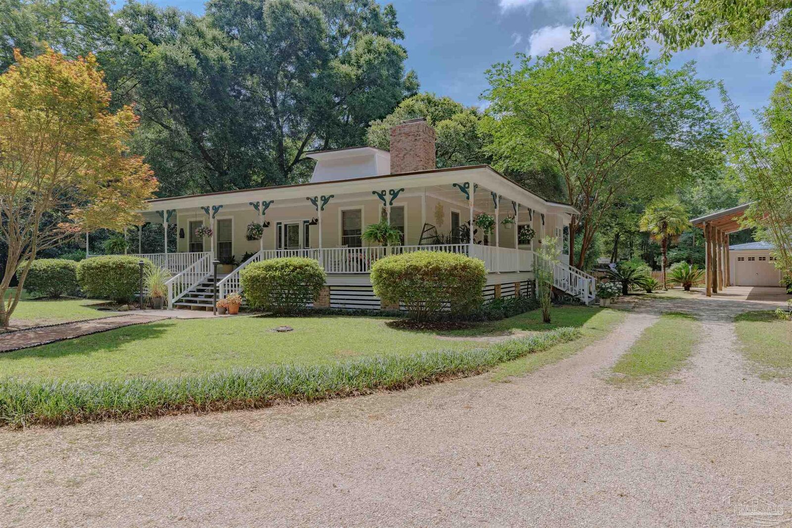 Property Photo: 5049 Guernsey Rd FL 32571