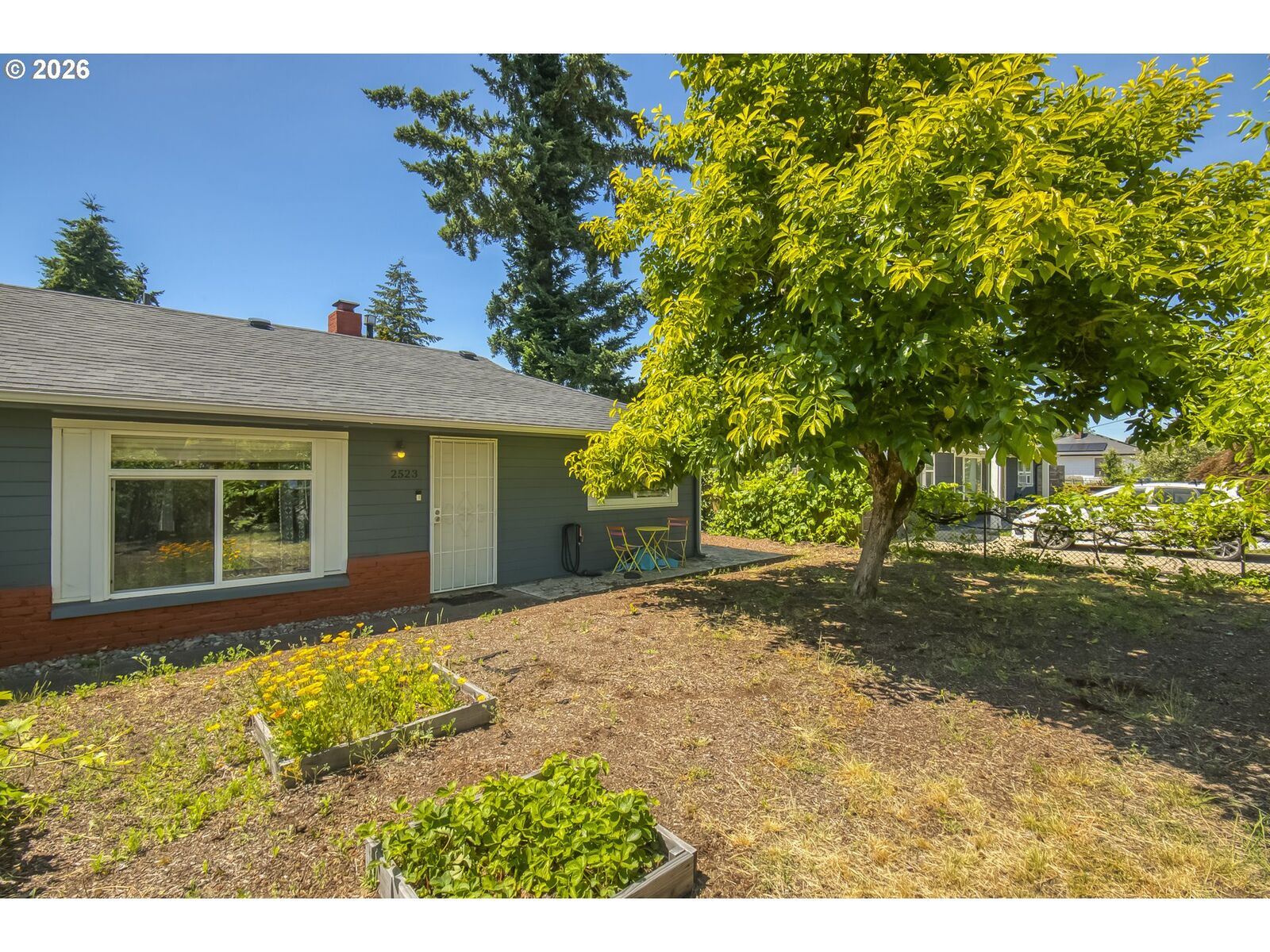 Property Photo:  2523 NE 111th Ave  OR 97220 
