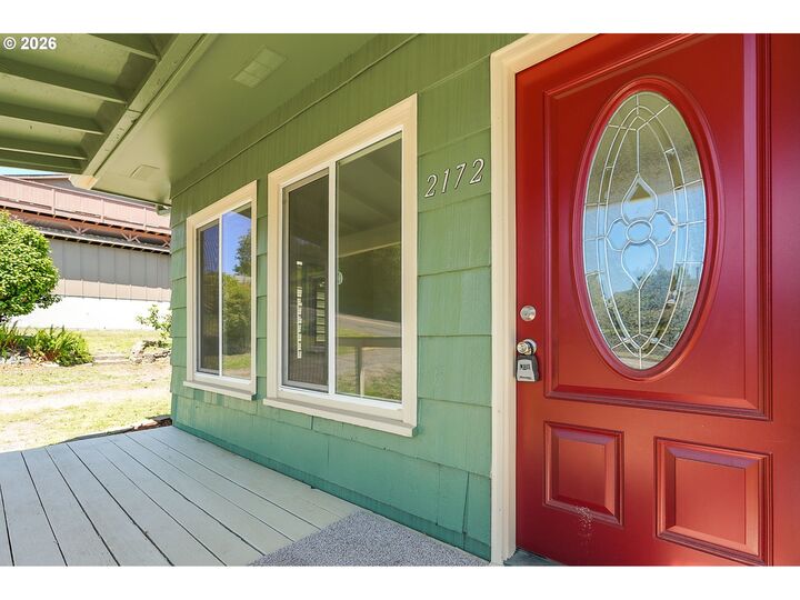Property Photo:  2172 17th St  OR 97459 