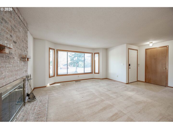 Property Photo: 11020 NE Prescott St OR 97220