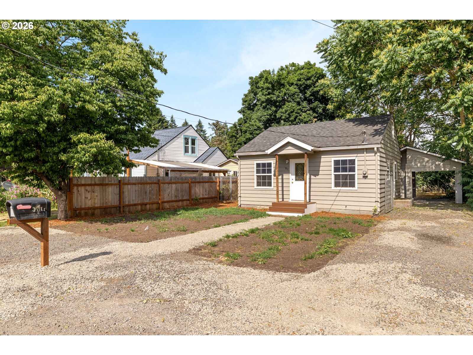 Property Photo: 3711 S St WA 98663