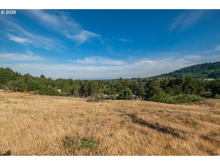 Property Photo:  556 Starlight Way  OR 97370 