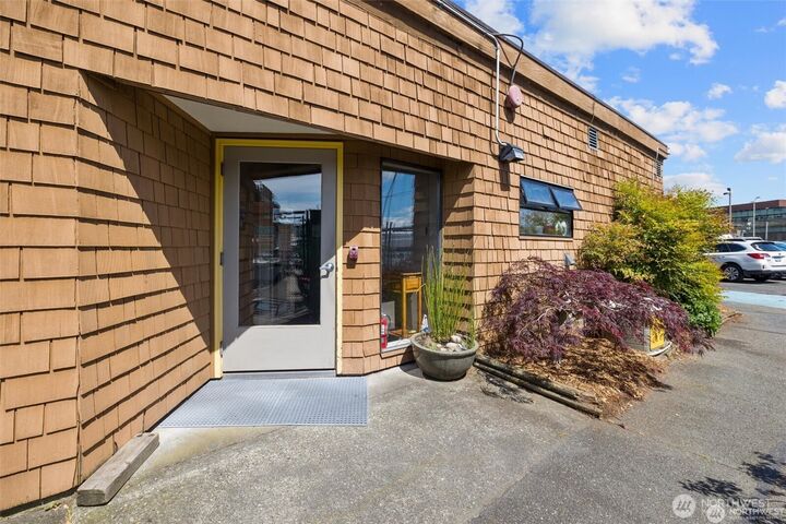 Property Photo:  2143 N Northlake Way A1  WA 98103 