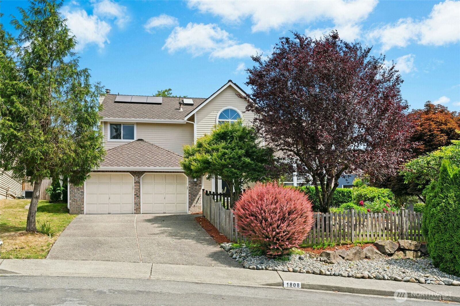 Property Photo:  1808  Field Place NE  WA 98059 